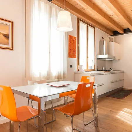 Apartment Heart Of Piazza Signori Treviso